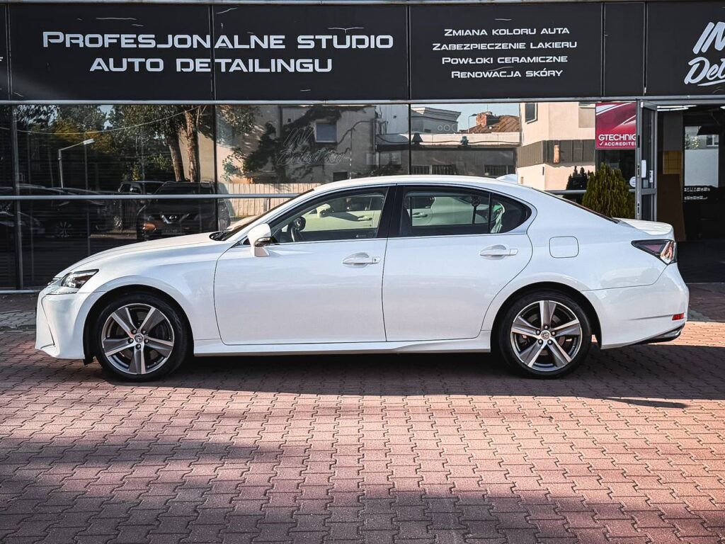Lexus GS 200 — sylwetka z boku, lewa strona