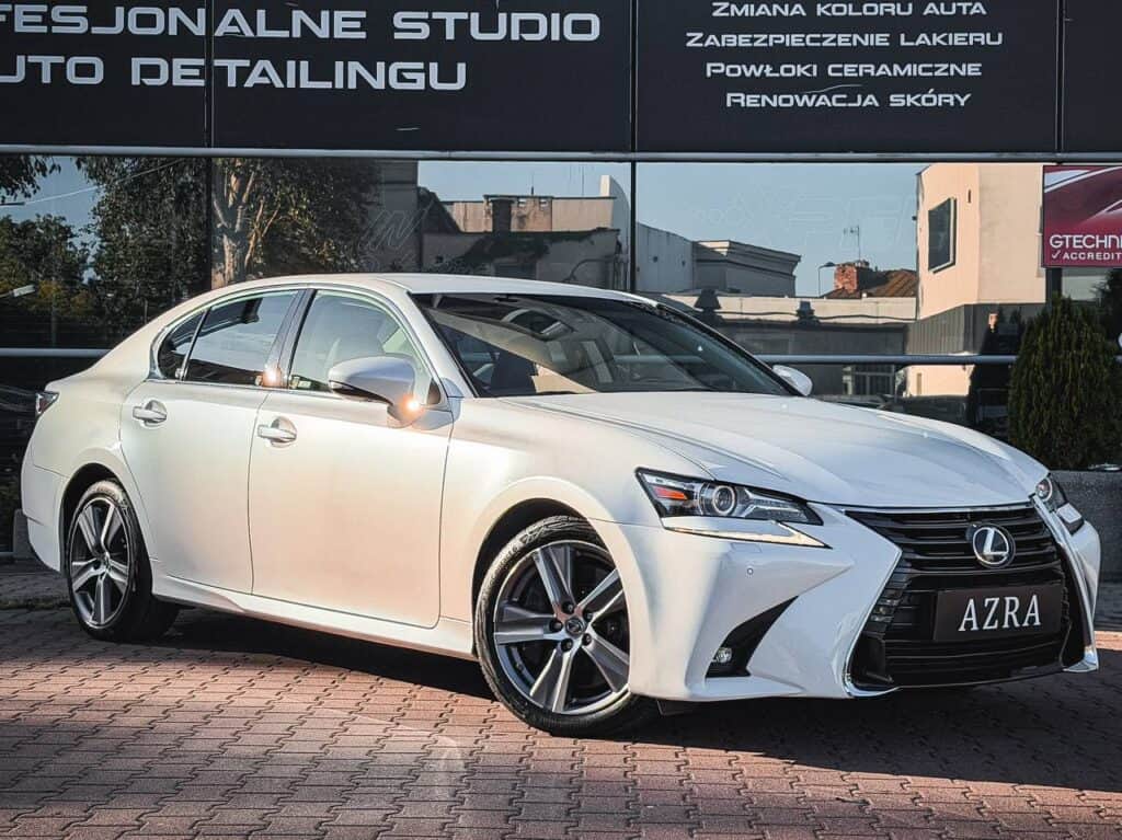 Lexus GS 200 — przód z boku, prawa strona