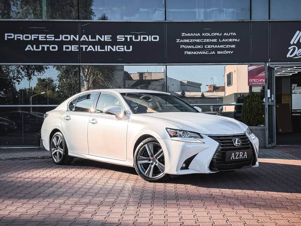 Lexus GS 200 — przód z boku, ujęcie szerokie