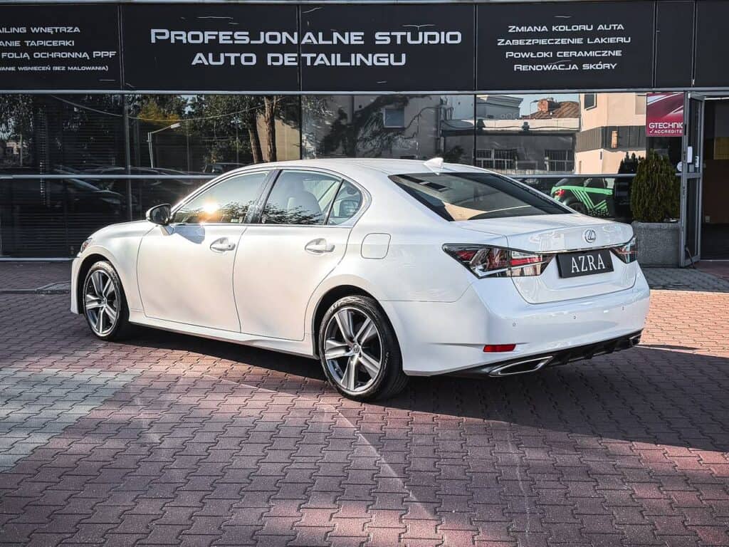 Lexus GS 200 — tył z boku, lewa strona