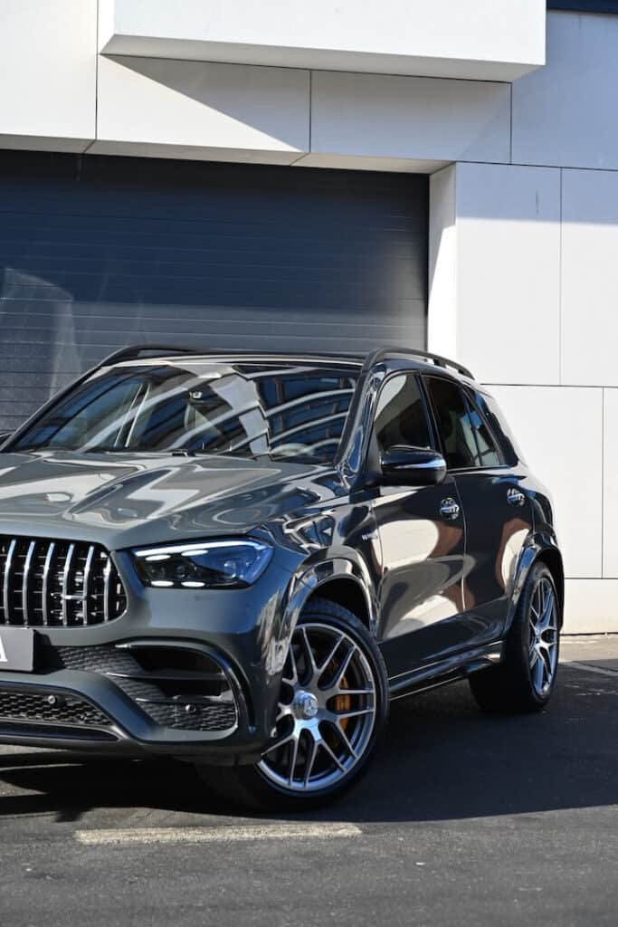Mercedes-Benz AMG GLE 63S — przód z boku, grill Panamericana