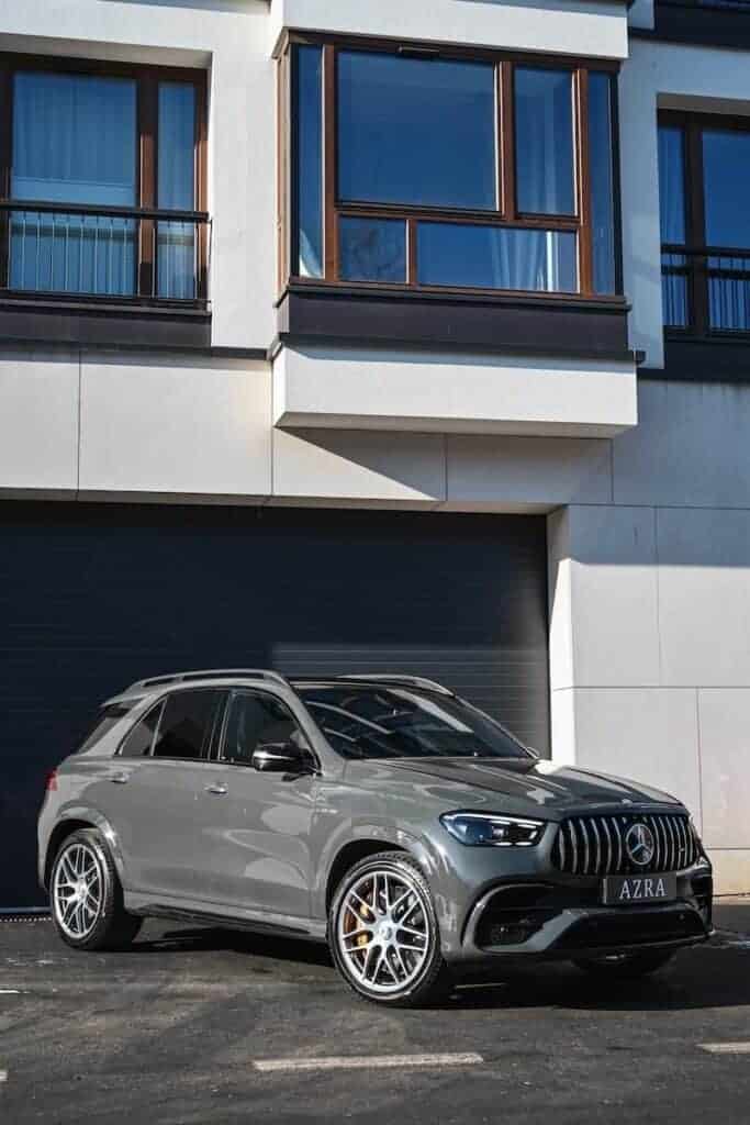 Mercedes-Benz AMG GLE 63S — przód z boku, prawa strona, ujęcie szerokie