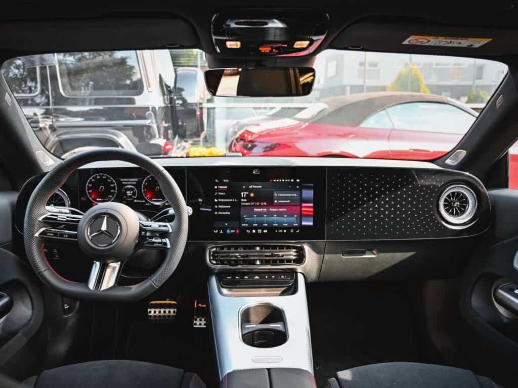 Mercedes-Benz CLA 200+ — 09