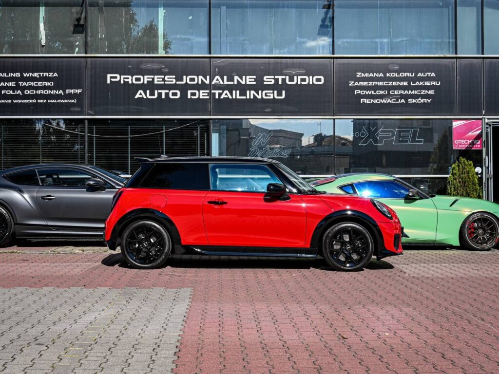 MINI Cooper S — sylwetka z boku