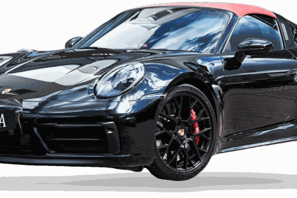 Porsche 911 — czarne coupé, ujęcie z przodu z boku