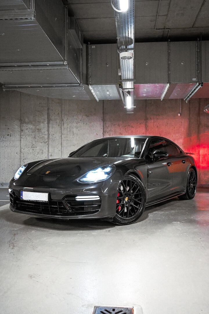 Porsche Panamera GTS zdjęcia i wnętrze | AZRA Automotive Warszawa
