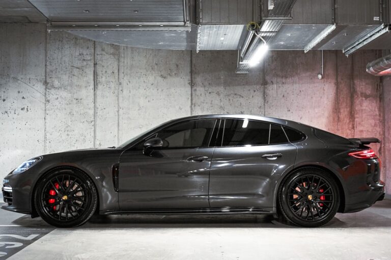 Porsche Panamera GTS zdjęcia i wnętrze | AZRA Automotive Warszawa